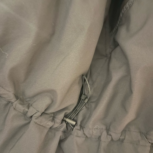 Lululemon Pack it up Jacket, multi Grey Camo Zip-Up Jacket, water repellant. - Picture 5 of 6